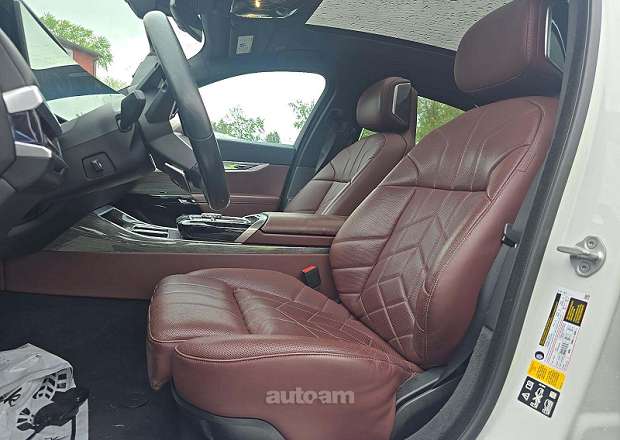 BMW i7