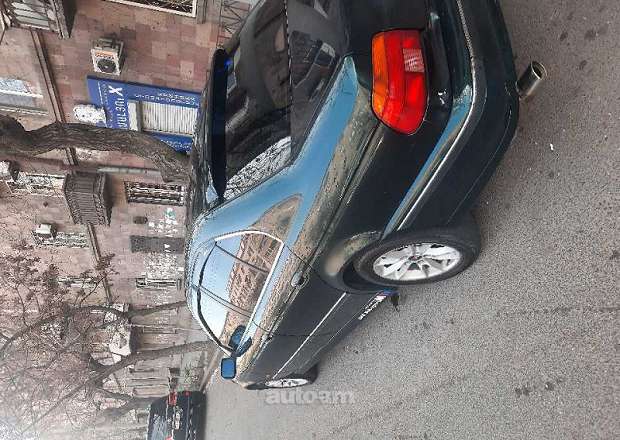 BMW 528