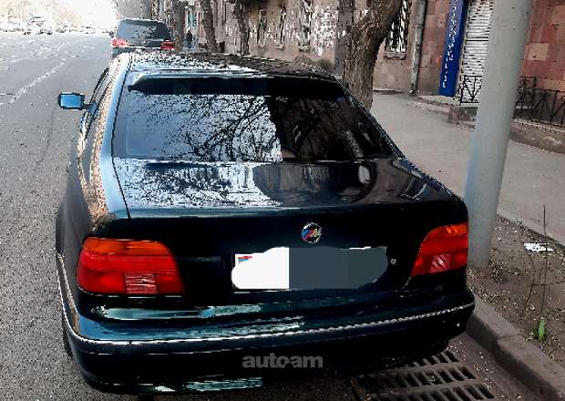 BMW 528