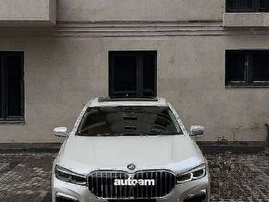 BMW 750  2016 