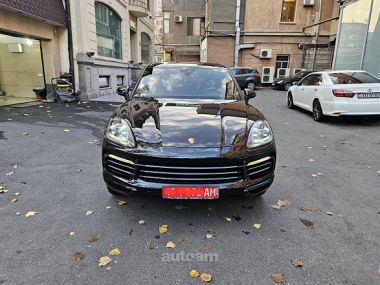 Porsche Cayenne  2018 