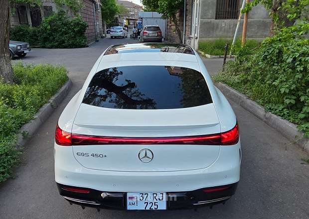 Mercedes-Benz EQS
