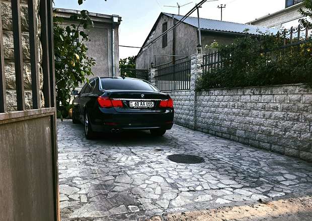 BMW 730
