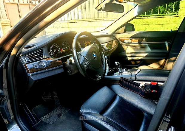 BMW 730
