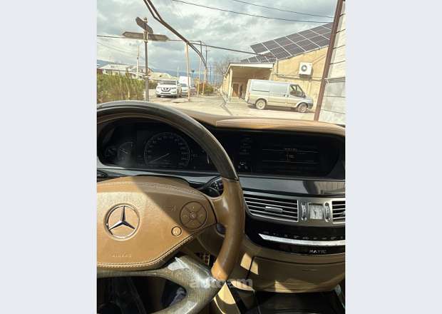 Mercedes-Benz S 500
