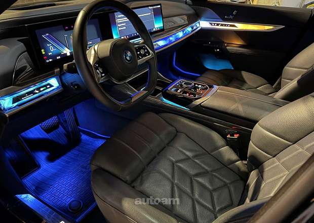 BMW i7