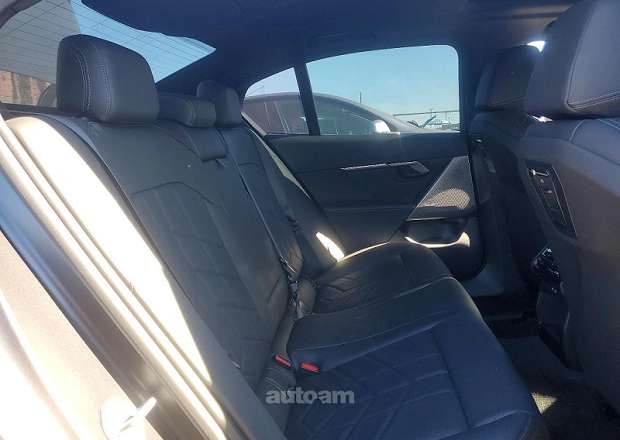 BMW i5