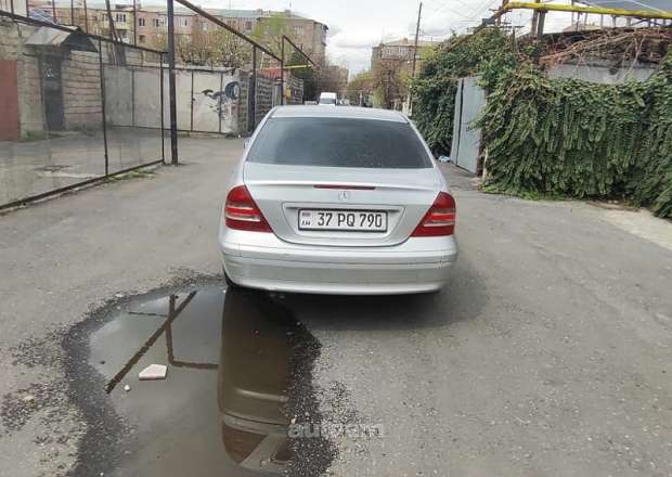 Mercedes-Benz 180