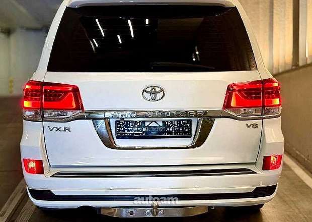 Toyota Land Cruiser 200 2010 — photo 8