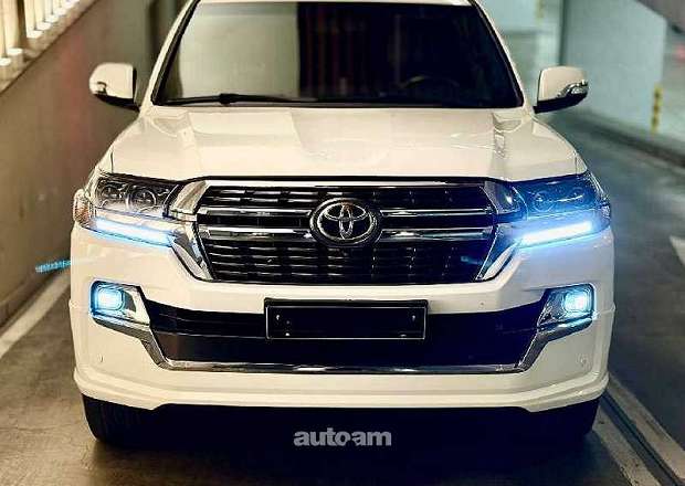 Toyota Land Cruiser 200 2010 — photo 7