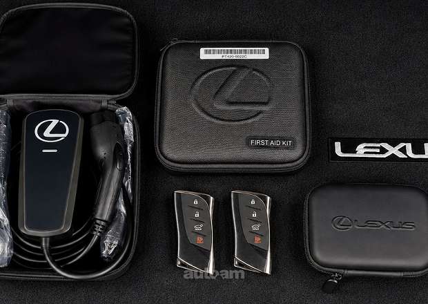 Lexus RZ 450e