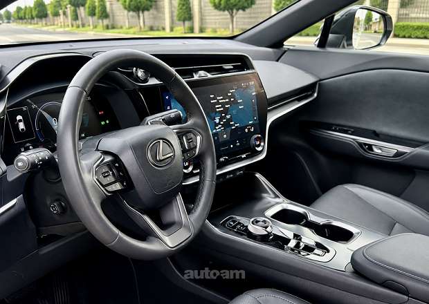 Lexus RZ 450e