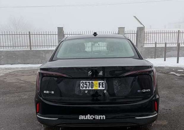 Hongqi E-QM5