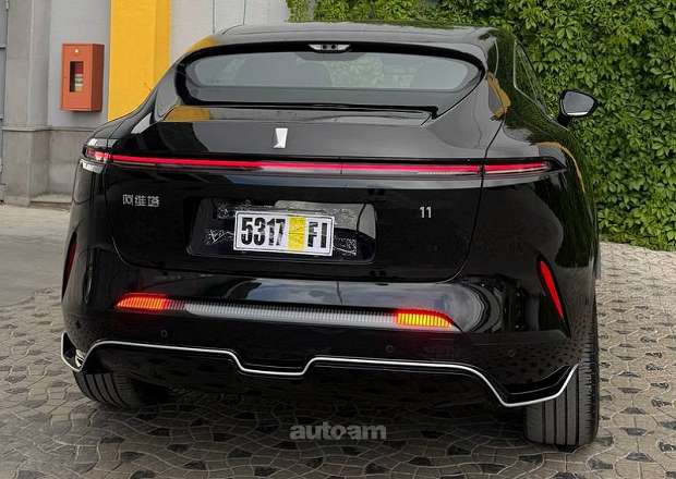Avatr 11