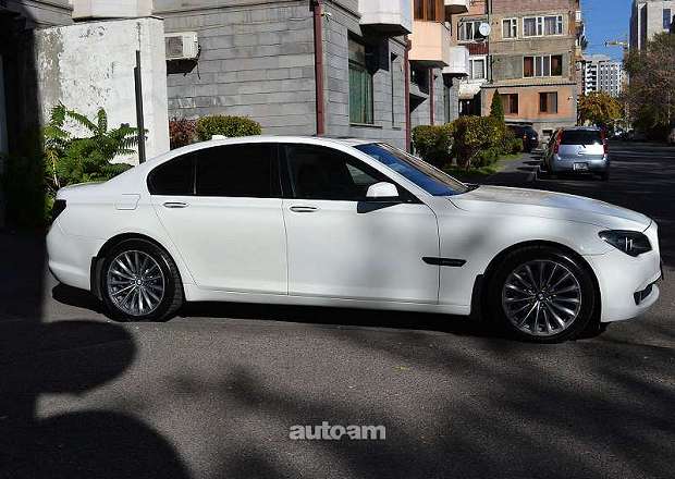 BMW 740 2010 — լուսանկար 6