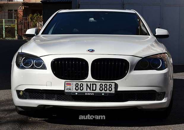 BMW 740 2010 — լուսանկար 1
