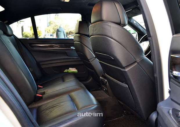 BMW 740 2010 — լուսանկար 10