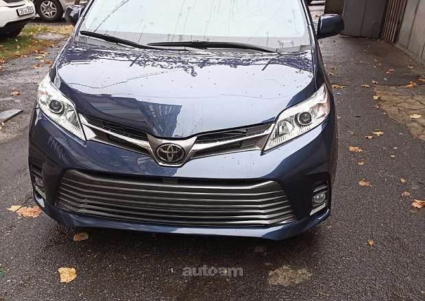 Toyota Sienna 2019 — լուսանկար 1