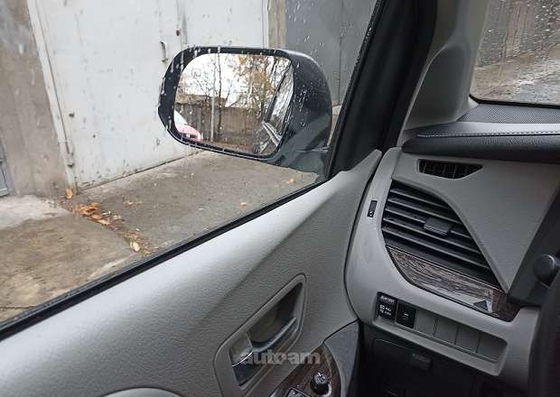 Toyota Sienna 2019 — լուսանկար 8