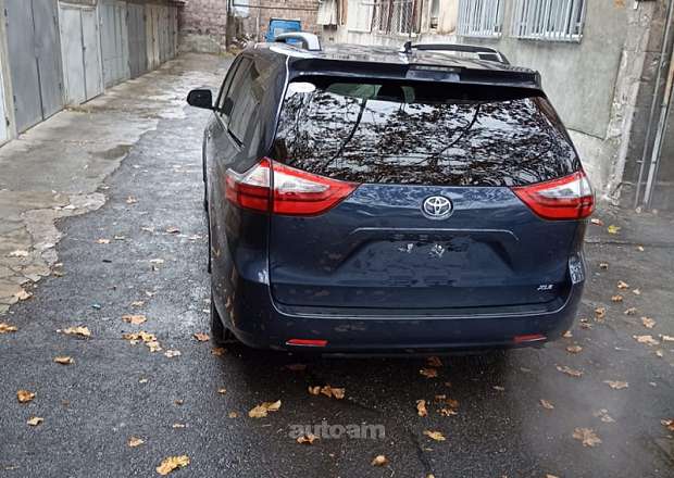 Toyota Sienna 2019 — լուսանկար 7