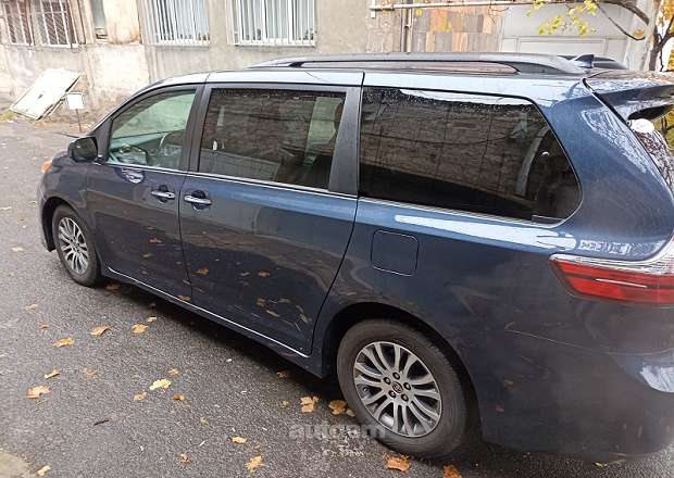 Toyota Sienna 2019 — լուսանկար 4