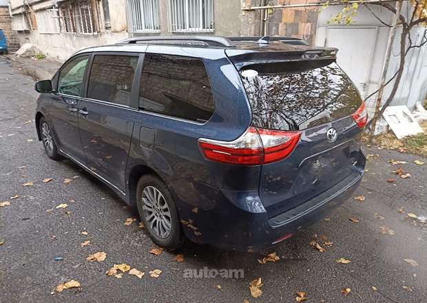 Toyota Sienna 2019 — լուսանկար 6