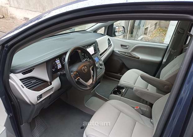 Toyota Sienna 2019 — լուսանկար 10
