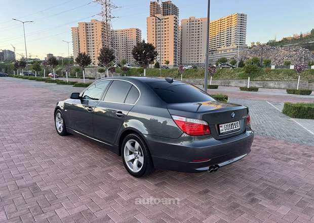 BMW 525