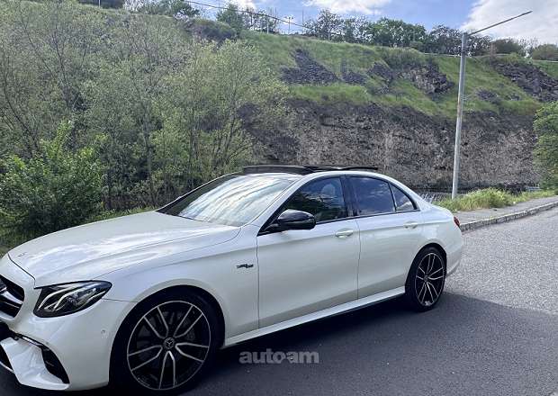 Mercedes-Benz E 300