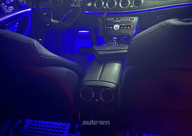 Mercedes-Benz E 300