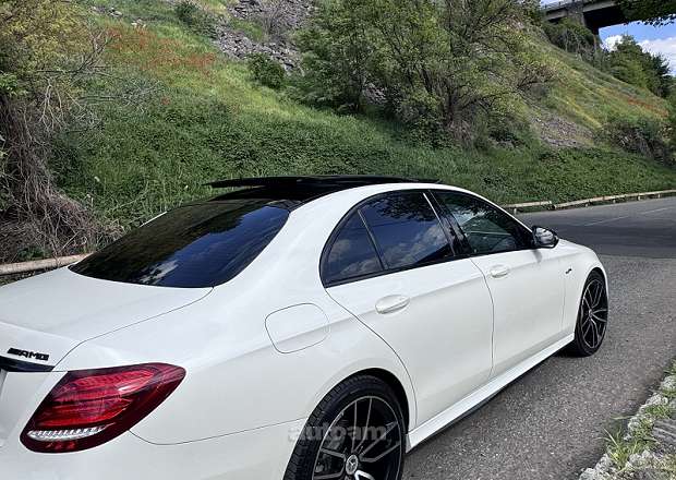 Mercedes-Benz E 300