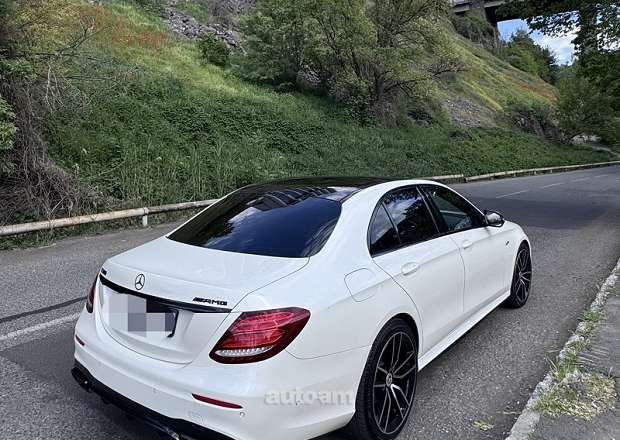 Mercedes-Benz E 300