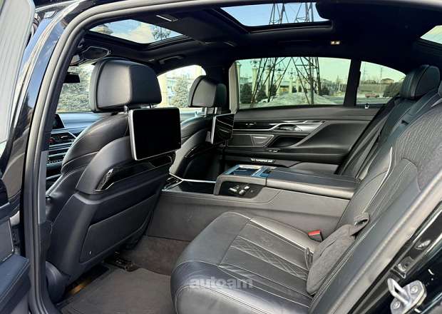 BMW 750