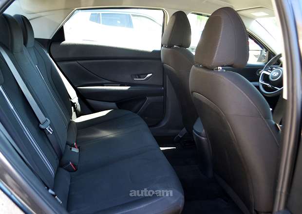 Hyundai Elantra 2020 — լուսանկար 10
