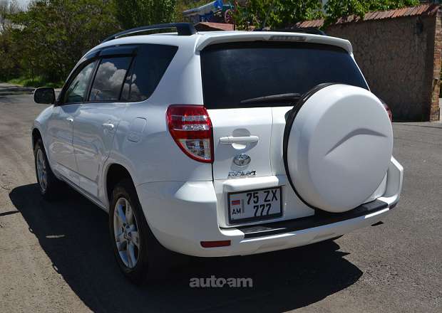 Toyota Rav 4 2010 — photo 15
