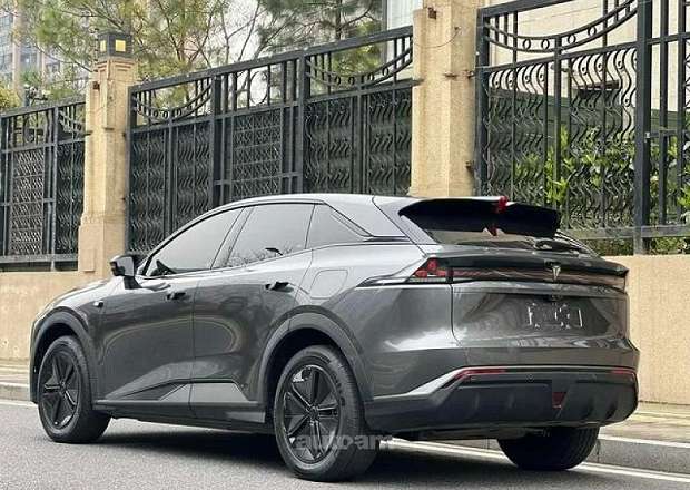 Changan Լ07