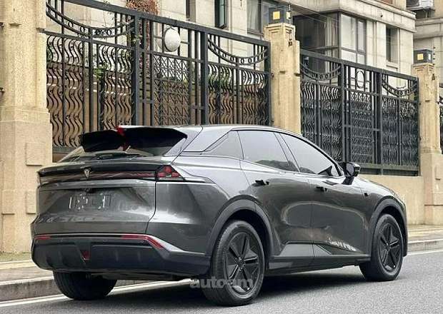 Changan Լ07