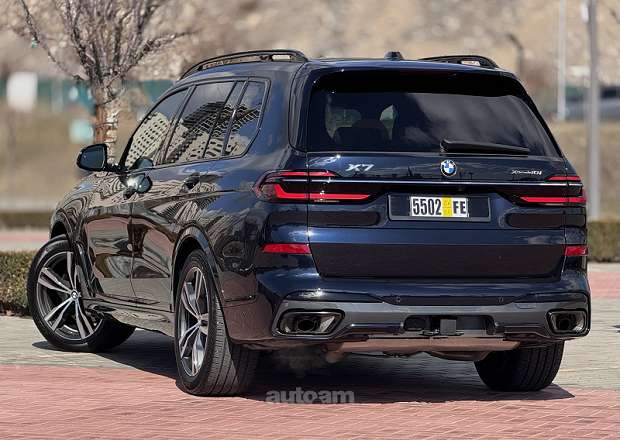 BMW X7