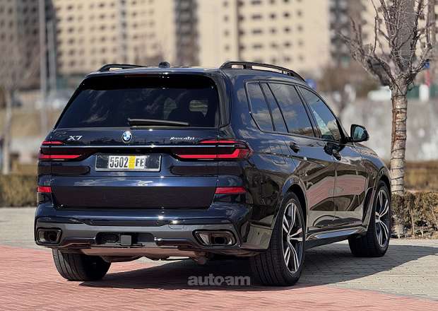 BMW X7