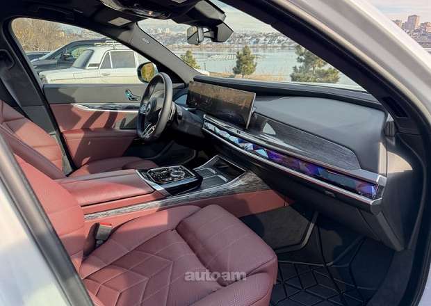BMW 740