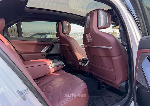 BMW 740