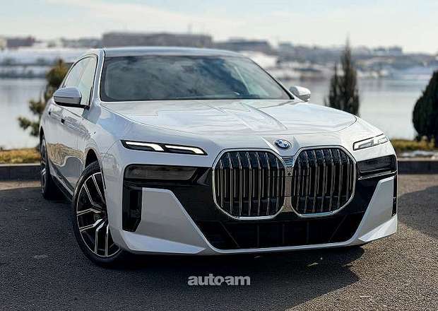 BMW 740