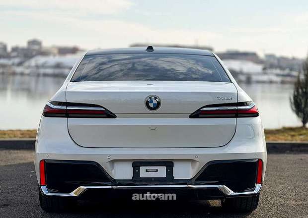 BMW 740