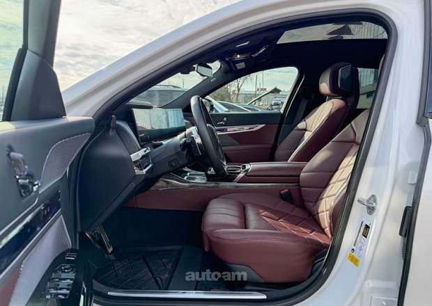 BMW 740