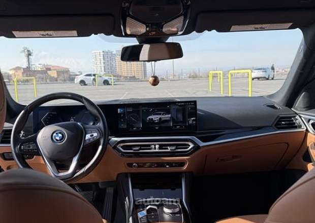 BMW i4