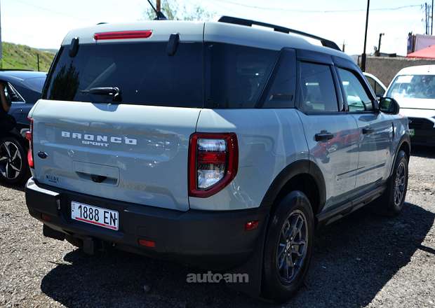 Ford Bronco 2022 — photo 14