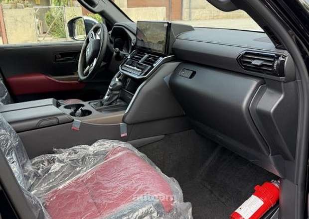 Toyota Land Cruiser 300