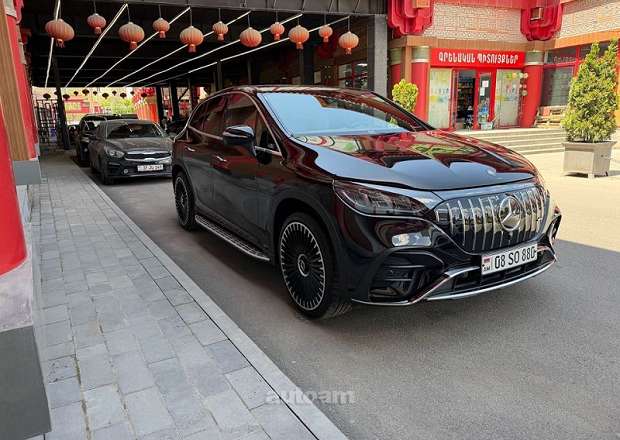 Mercedes-Benz EQE SUV