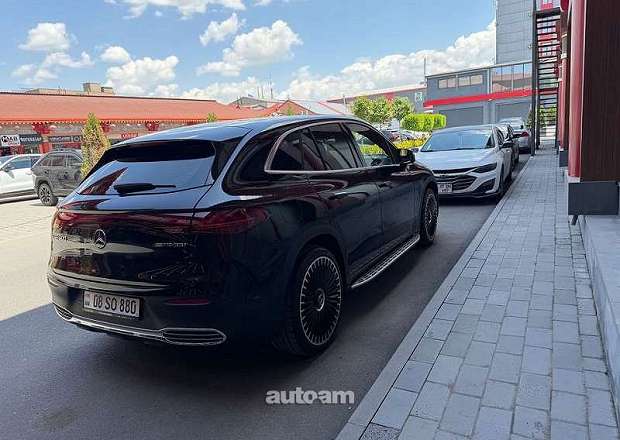 Mercedes-Benz EQE SUV