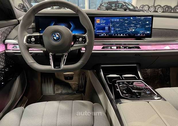 BMW i7